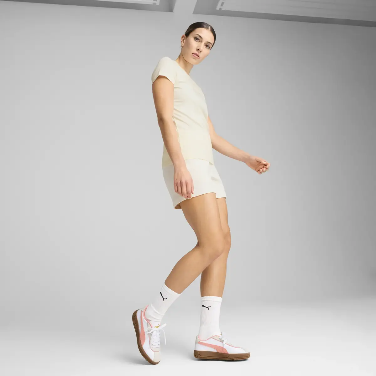 Puma ESS ELEVATED Tee Krem Kadın T-Shirt