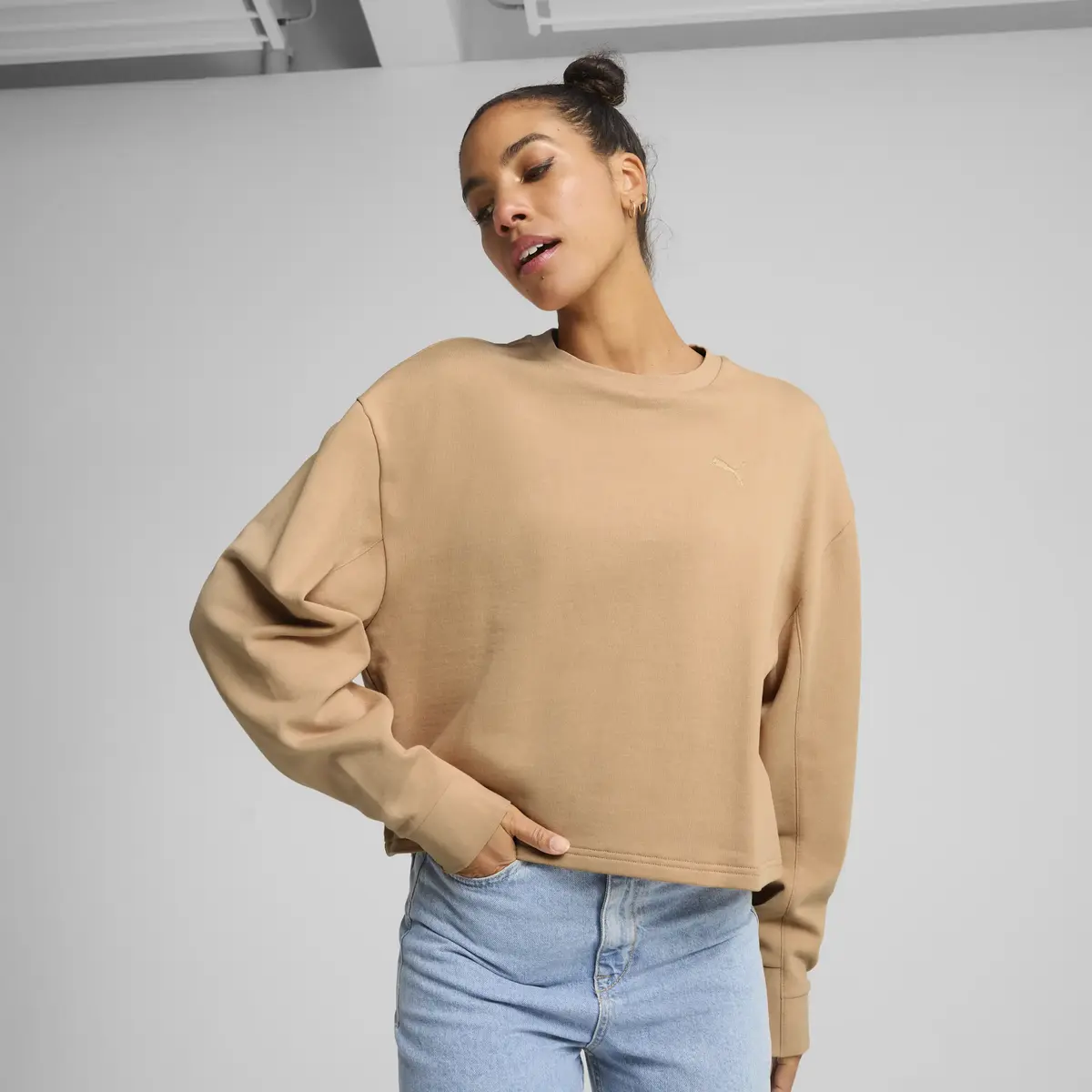 Puma HER Relaxed Crew Bej Kadın Sweatshirt