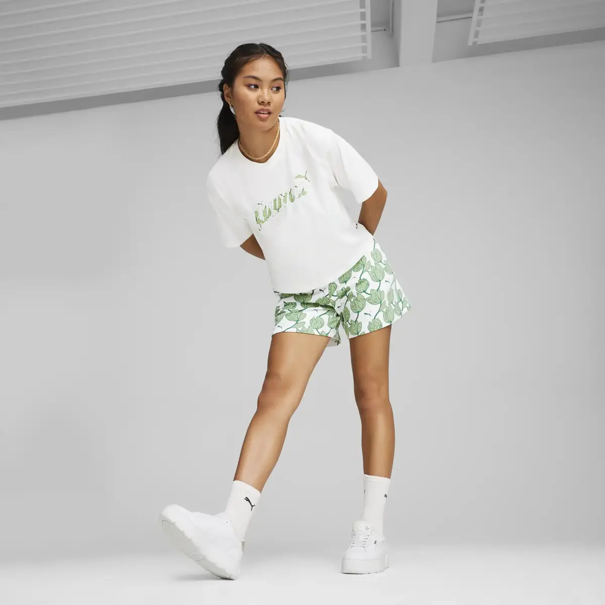 Puma BLOSSOM Short Graphic Tee Beyaz Kadın Şort