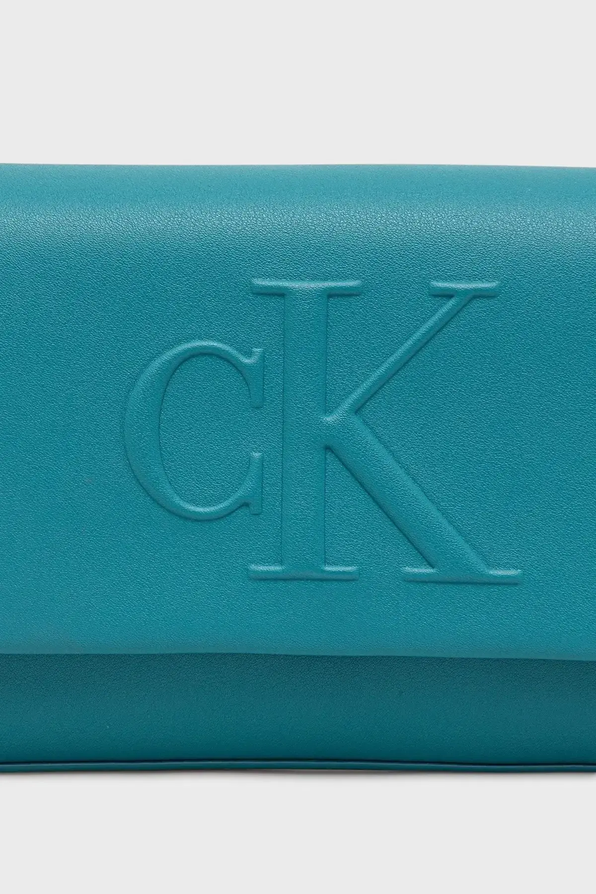 Calvin Klein SCULPTED FLAP SHOULDER POUCH Yeşil Kadın El Çantası Calvin Klein SCULPTED FLAP SHOULDER POUCH Yeşil Kadın El Çantası