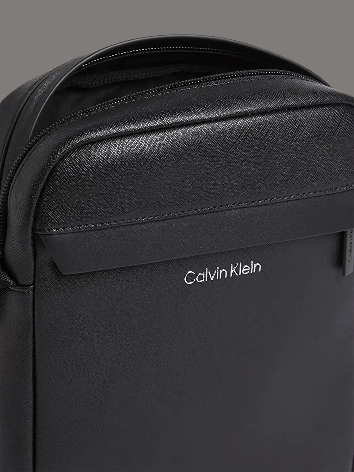Calvin Klein CK MUST REPORTER Siyah Erkek El Çantası Calvin Klein CK MUST REPORTER Siyah Erkek El Çantası