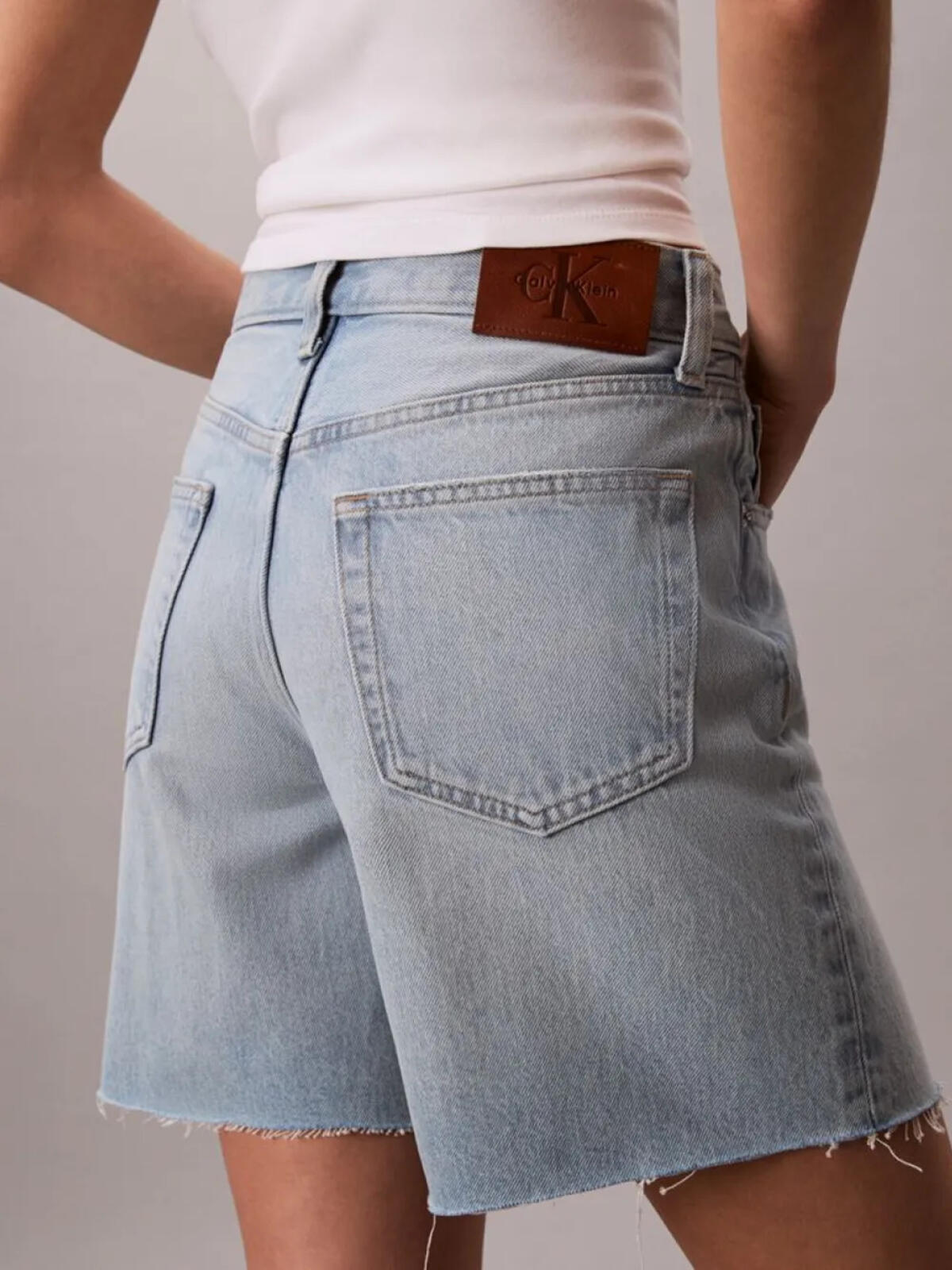 Calvin Klein 90S 6 IN SHORT WASHE, XHL Kadın Mavi Kot Şort