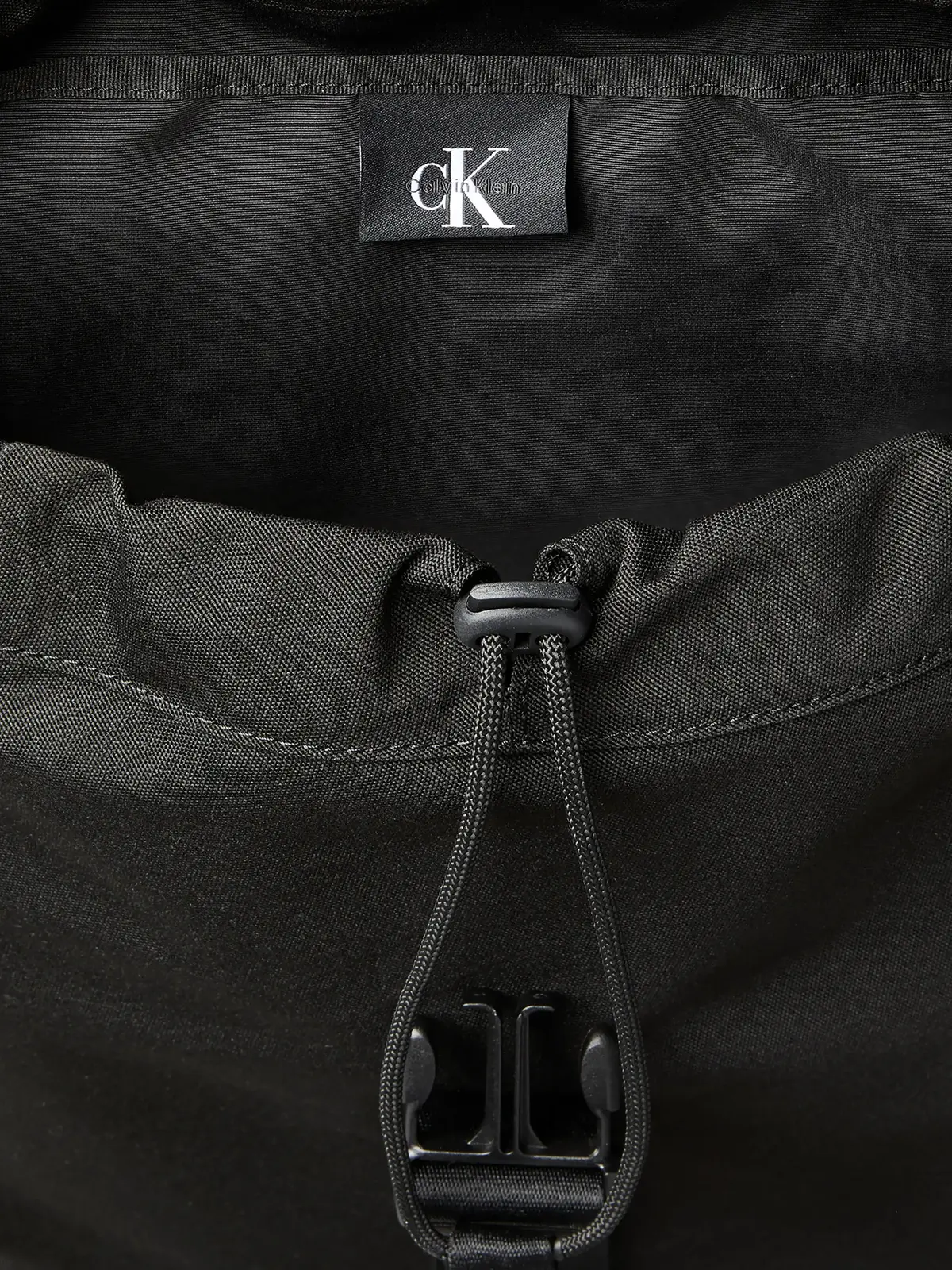 GRAPHIC FLAP BACKPAC, UB1