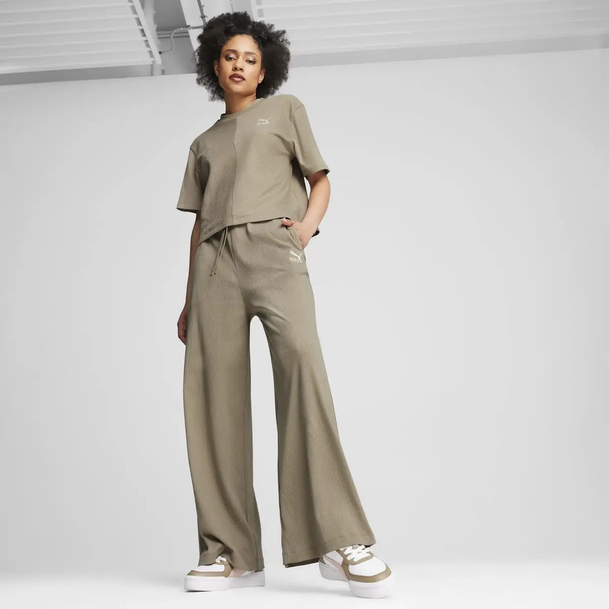 Puma CLASSICS Ribbed Relaxed Pant Açık Kahve Kadın Eşofman Altı
