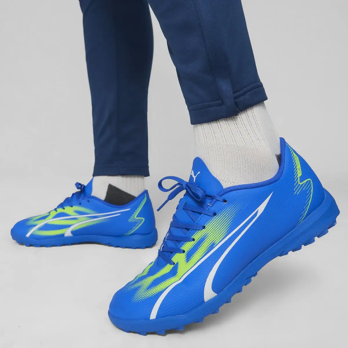 Puma ULTRA PLAY TT Mavi Erkek Halı Saha Ayakkabısı