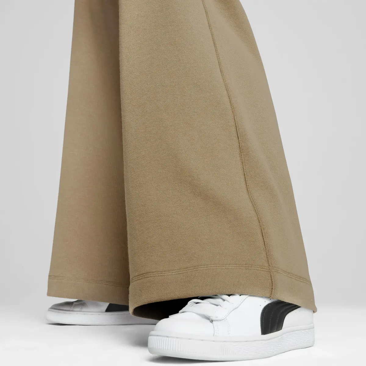 Puma CLASSICS+ Relaxed Sweatpants Bej Kadın Eşofman Altı