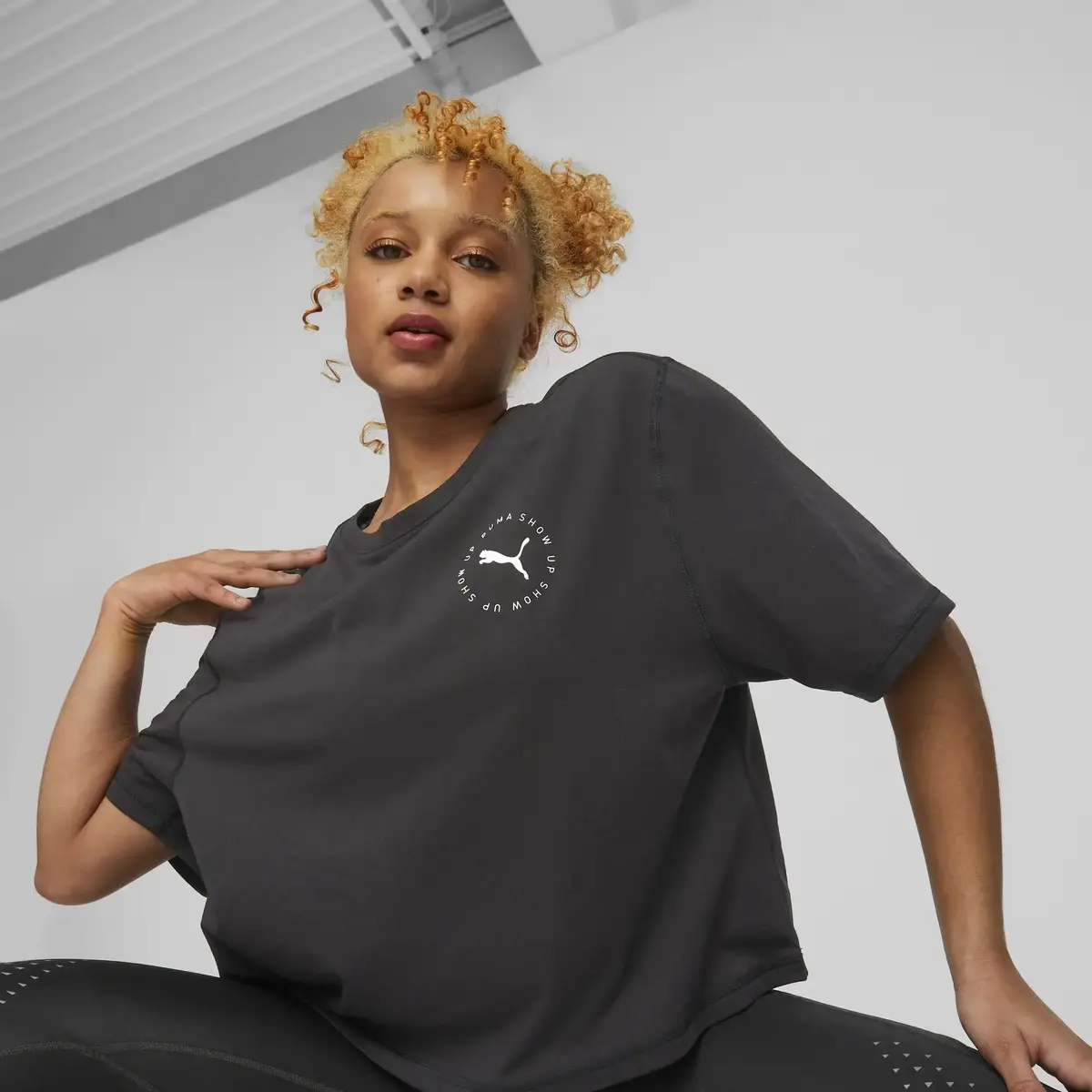 Puma Womens Graphic Tee Show Beyaz Kadın T-shirt