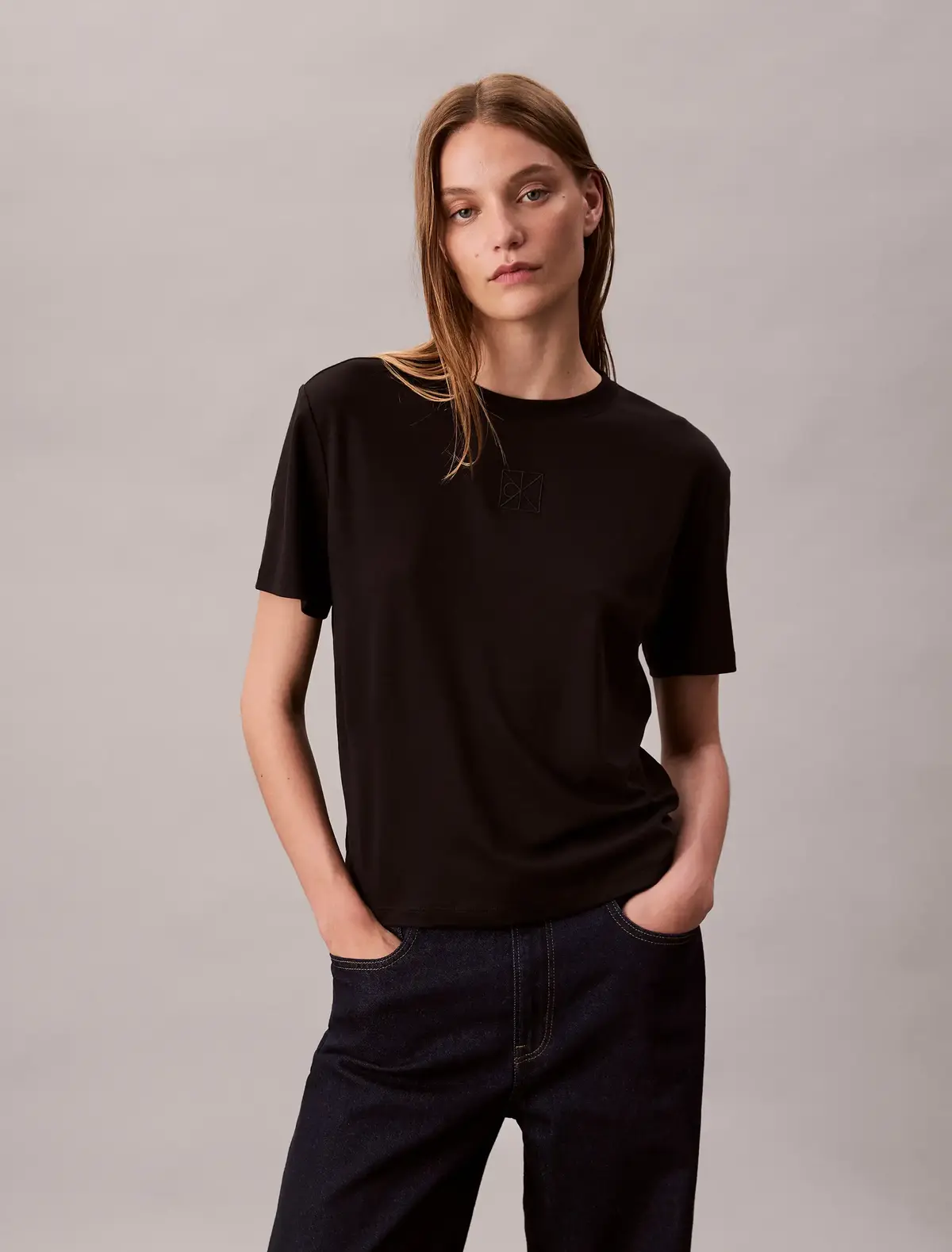 Calvin Klein SS SUPIMA JERSEY EMB Siyah Kadın Tişört