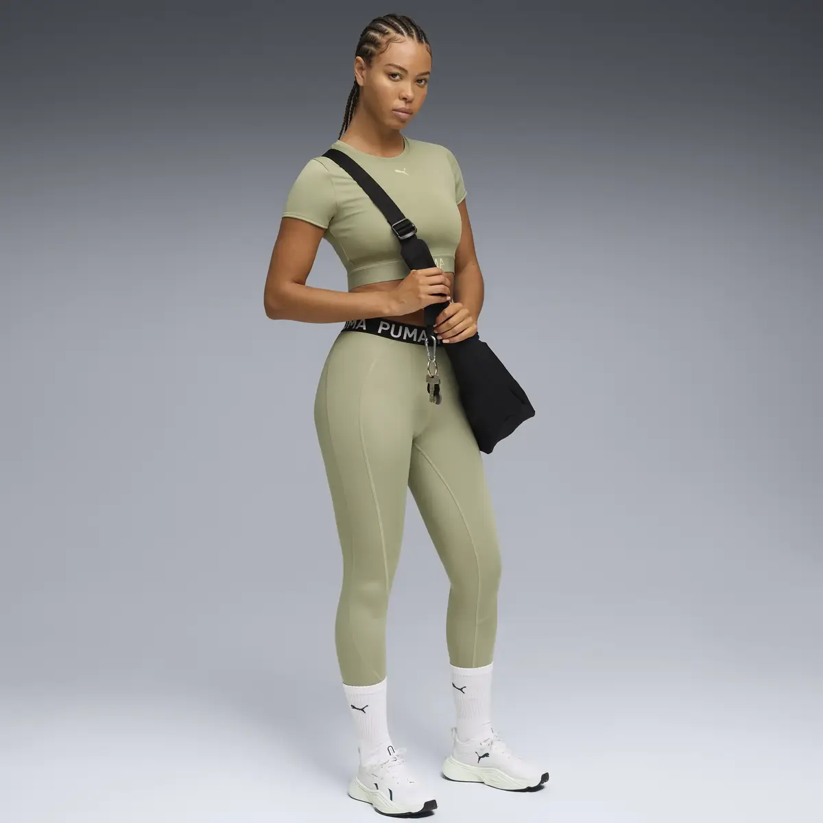 Puma W PUMA STRONG TEE - SHORT Haki Kadın Kısa T-Shirt