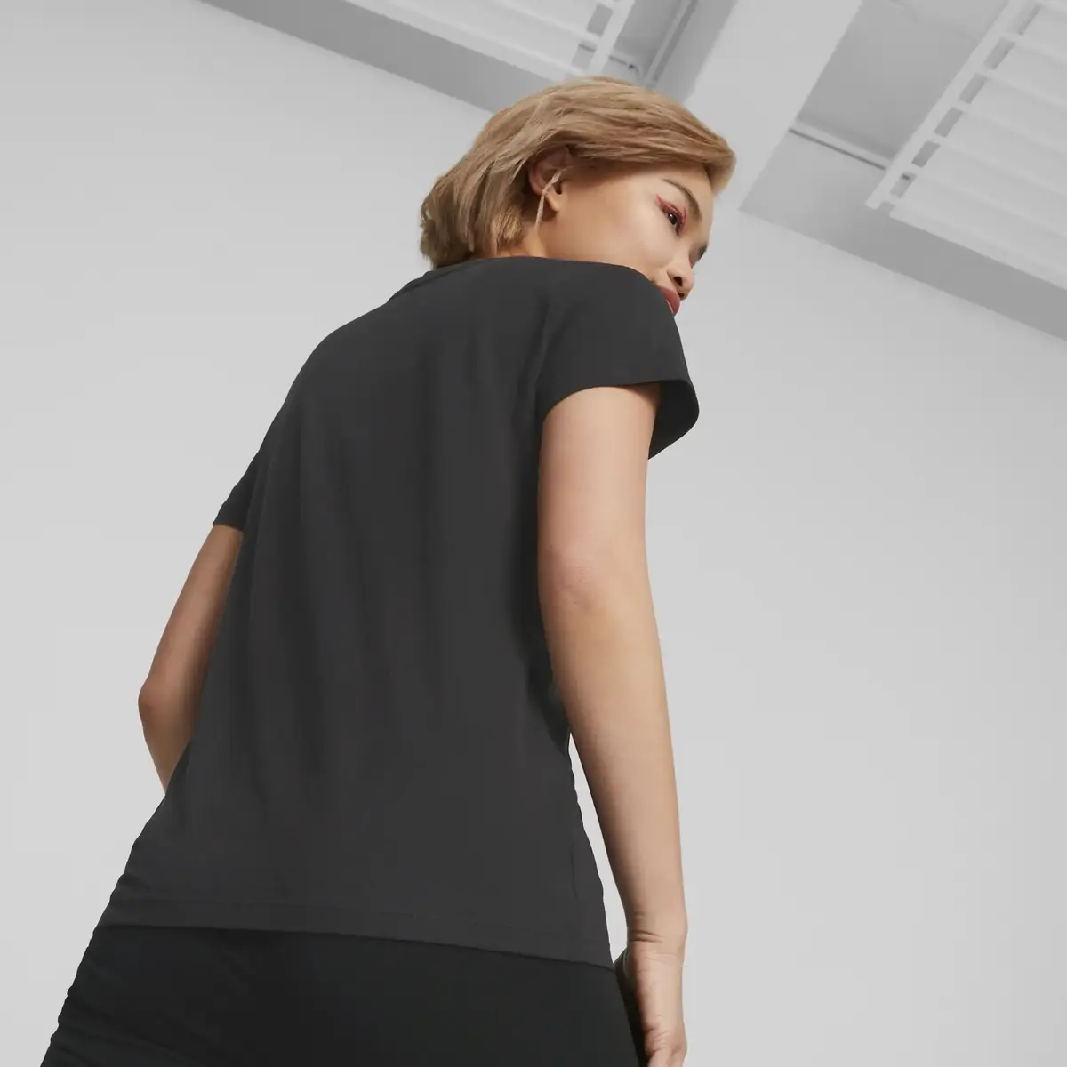 Puma ESS+ Metallic Logo Tee Kadın T-Shirt & Polo