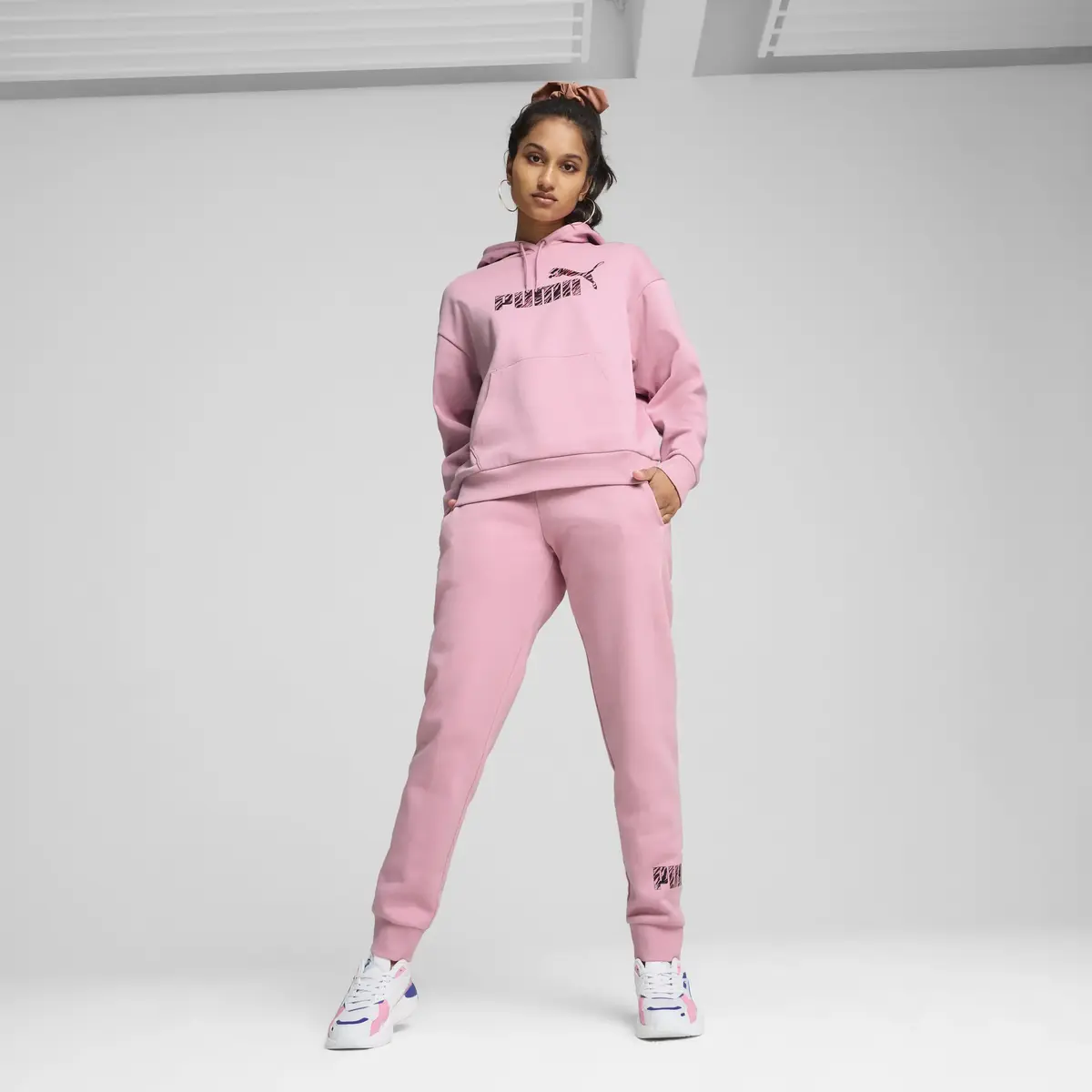 Puma ESS+ ANIMAL Hoodie FL Kadın Sweatshirt