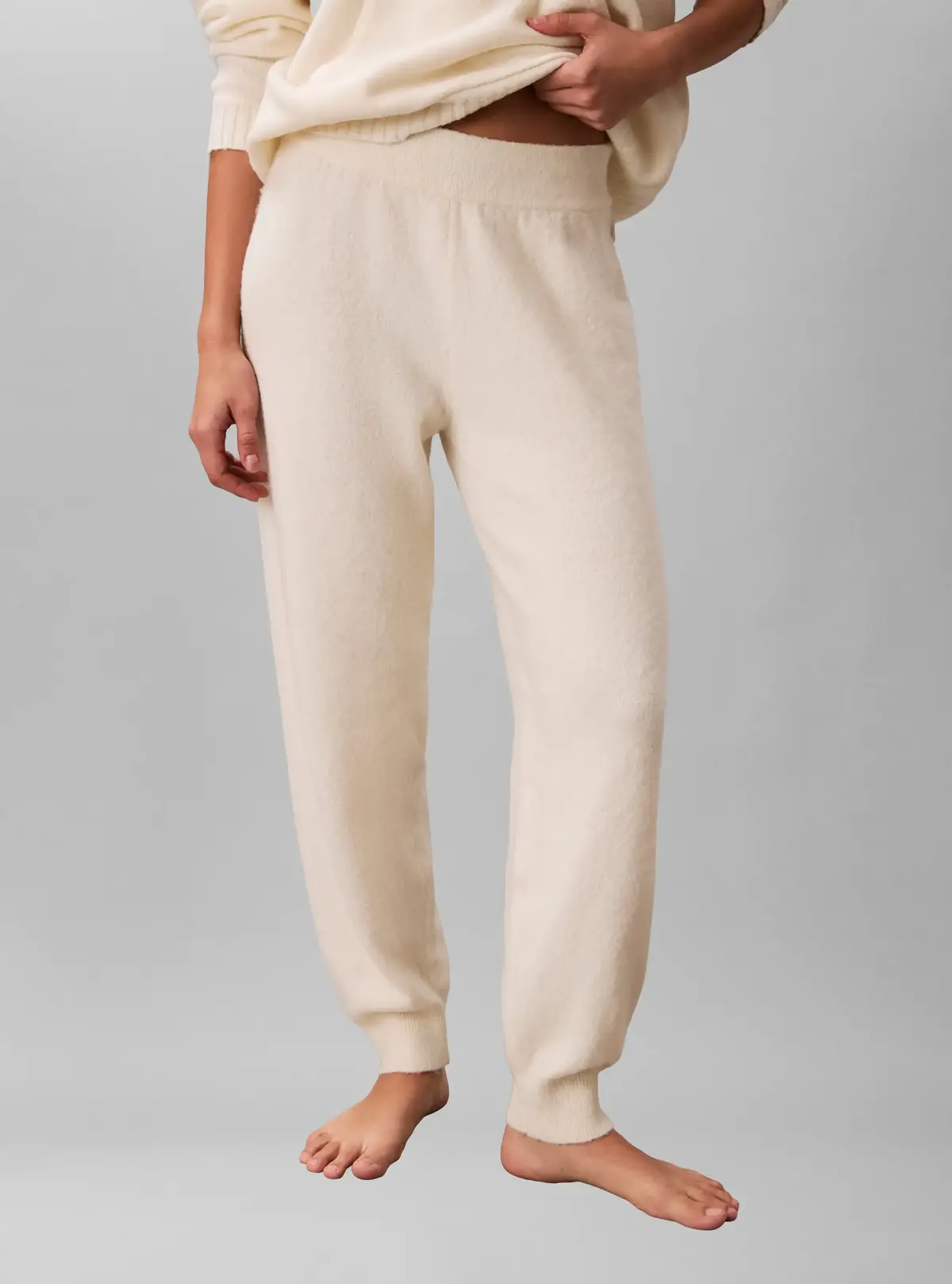 PLUSH JOGGER, 101