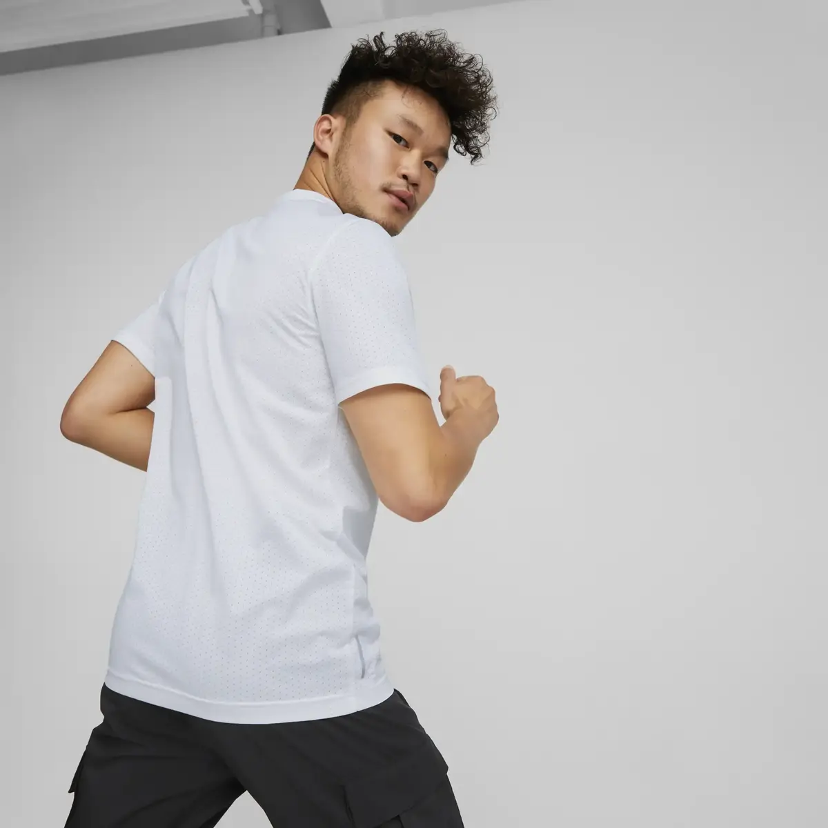 Puma TRAIN FAV BLASTER TEE Beyaz Erkek T-Shirt