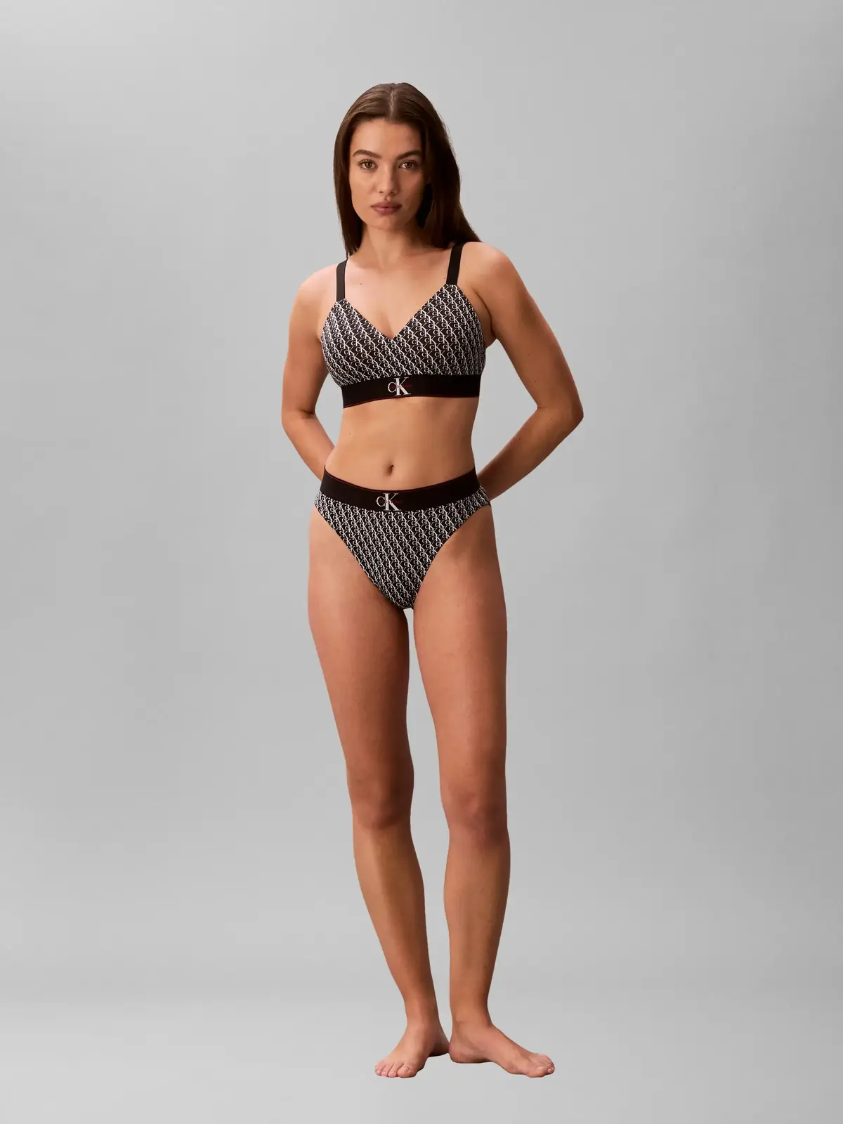 Calvin Klein LIGHTLY LINED BRALET Siyah Hafif Astarlı CK Logolu Bralet