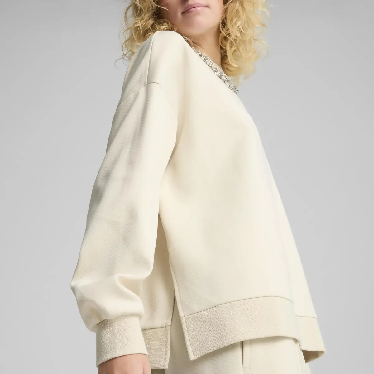 PUMA WARDROBE ESS Oversized Crew Bej Kadın Sweatshirt