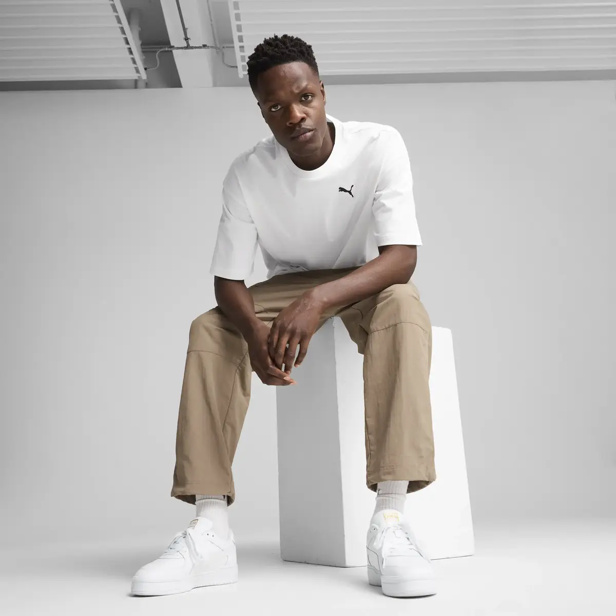 PUMA WARDROBE ESS Oversized Tee Beyaz Erkek T-Shirt