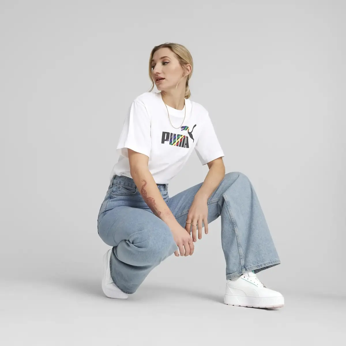 Puma Ess+ Love Is Love Relaxed Tee Beyaz Kadın T-shirt