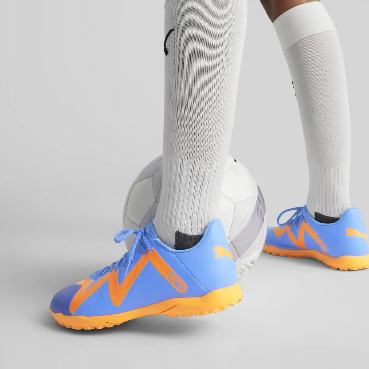 Puma FUTURE PLAY TT Mavi Erkek Halı Saha Ayakkabısı