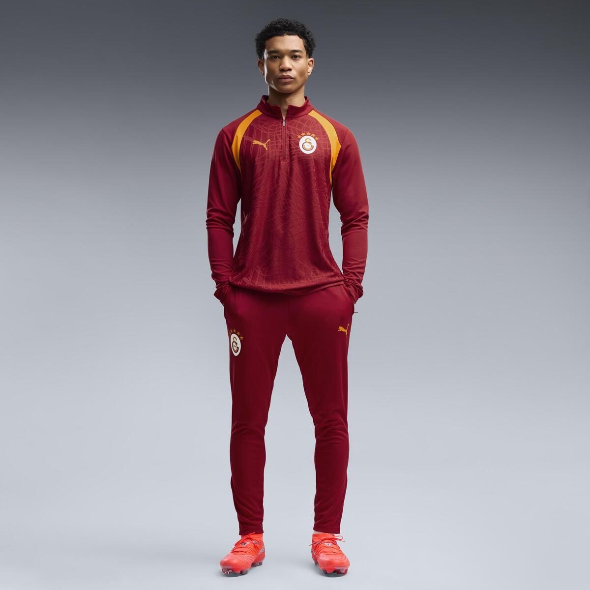 Puma GSK Training 1/4 Zip Top GALATASARAY Erkek Fermuarlı Dar Kesim Antrenman Üstü