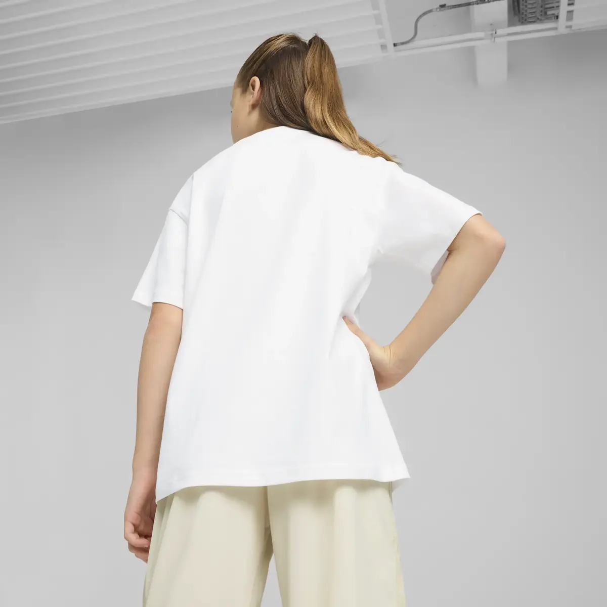Puma Graphics Relaxed Tee I Beyaz Kız Çocuk T-Shirt