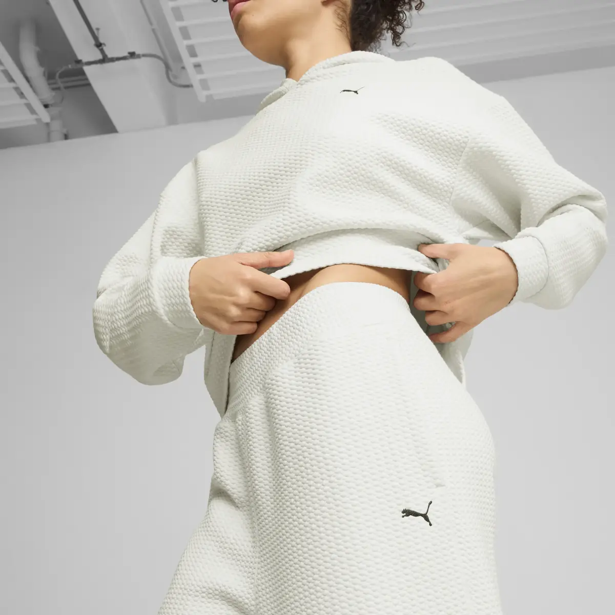 Puma Q4 STUDIO TEXTURED HW PANT Gri Kadın Eşofman Altı