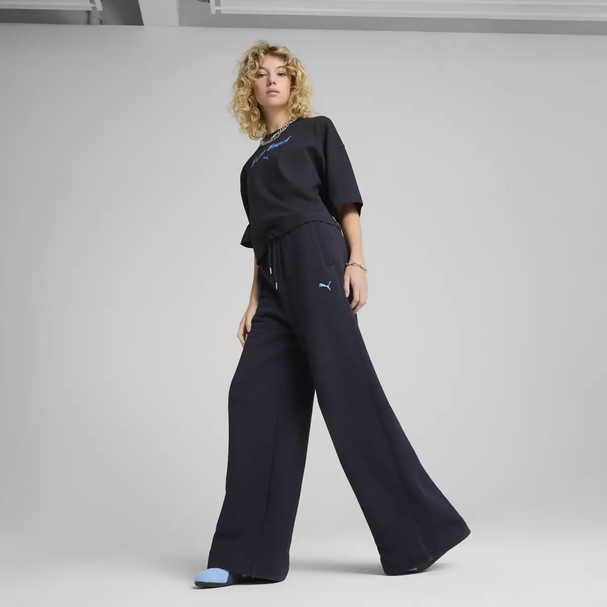 PUMA PREMIUM ESS Sweatpants Lacivert Kadın Eşofman Altı