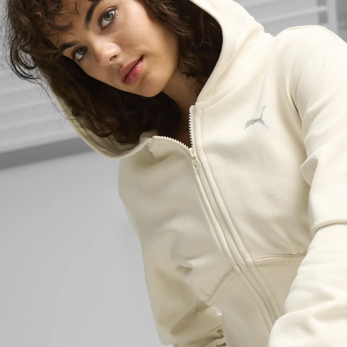 Puma DARE TO Cropped Hoodie Bej Kadın Hoodie