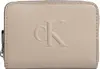 Calvin Klein Bej Kadın Cüzdan