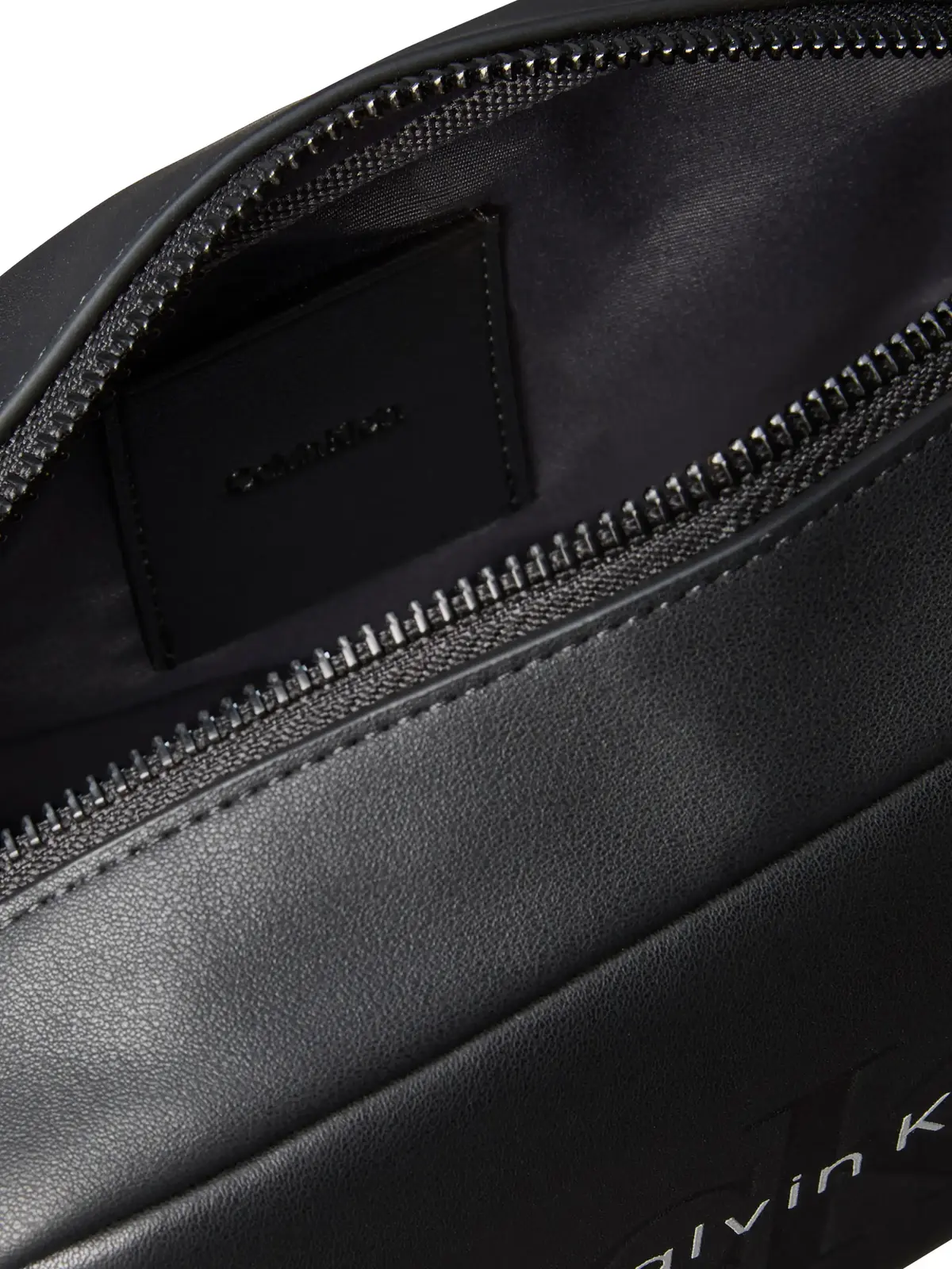 Calvin Klein BOLD DOPP KIT Kabartmalı Siyah Erkek Makyaj Çantası