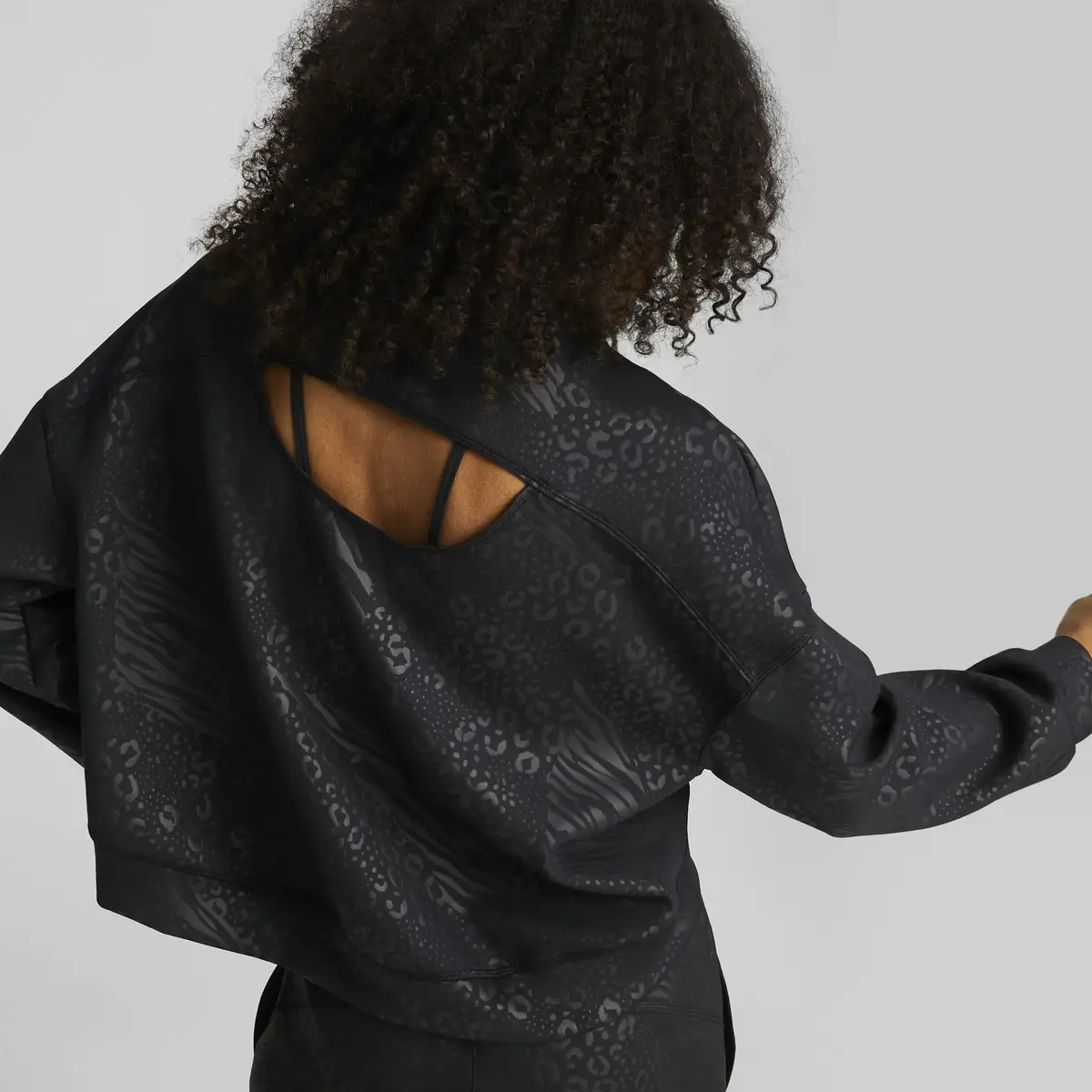 Puma Fashion Luxe Embossed Crew Siyah Kadın Crop Koşu / Performans Üst
