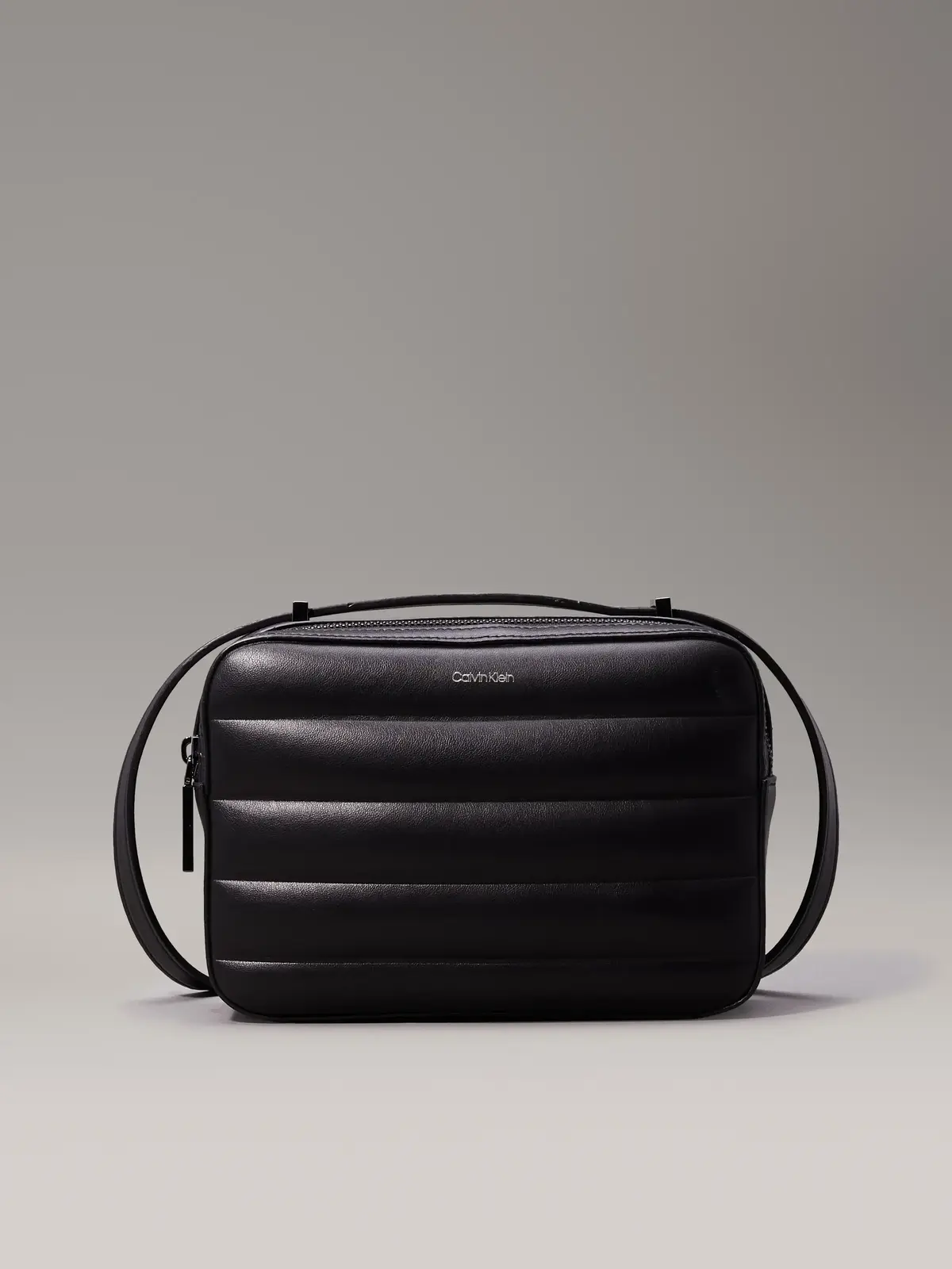 Calvin Klein LINE QUILT CAMERA BA Kadın Siyah Omuz Çanta