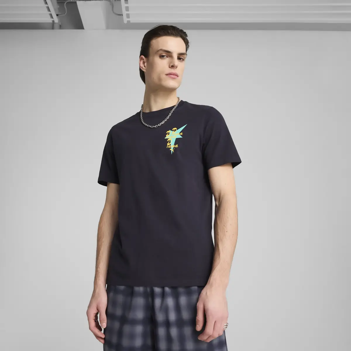 PUMA WARDROBE ESS Graphic Tee Lacivert Erkek T-Shirt
