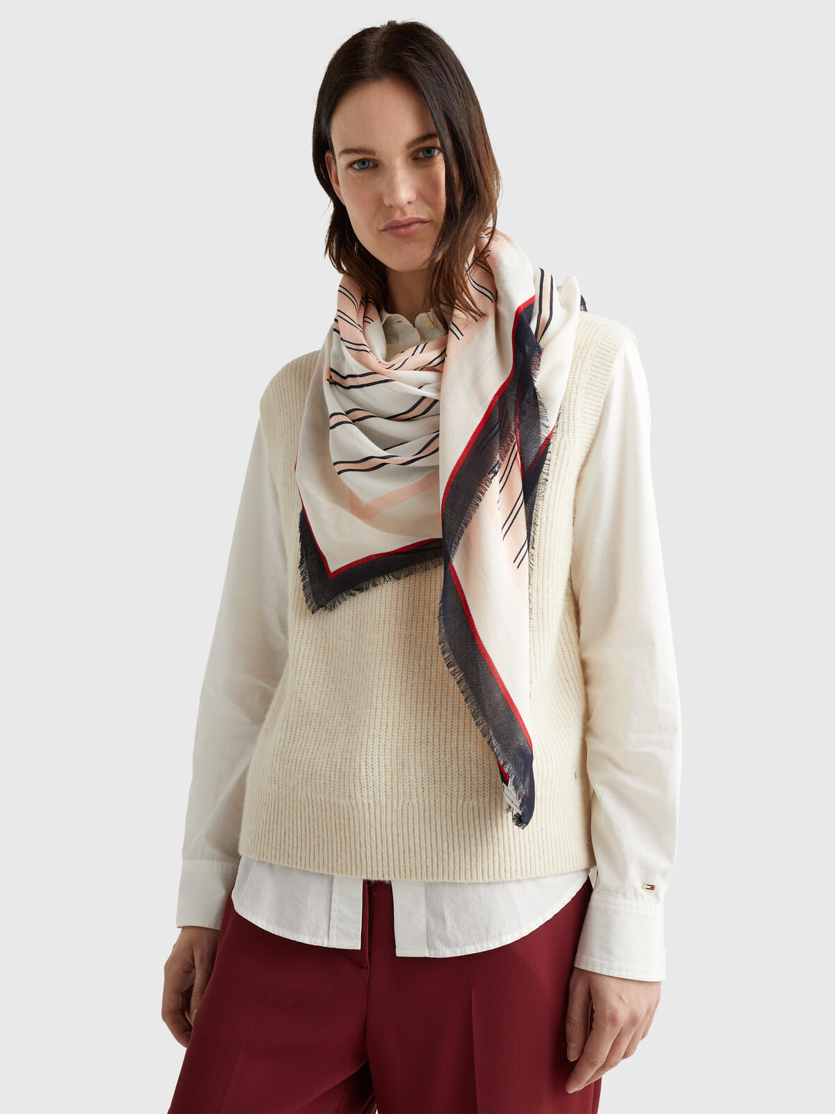 Tommy Hilfiger ICONIC SOFT SQUARE C Kadın Beyaz Atkı