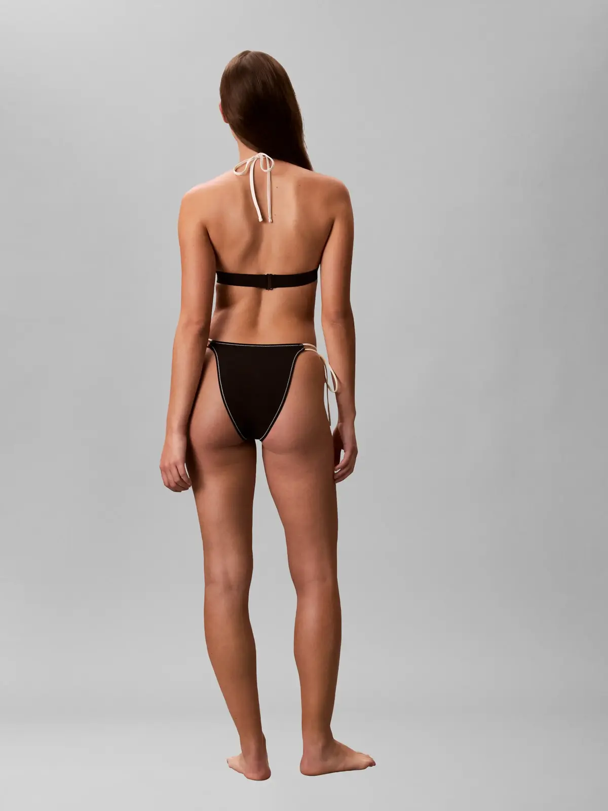 Calvin Klein TRIANGLE Siyah Boyundan Bağlamalı Logolu Bikini Üstü