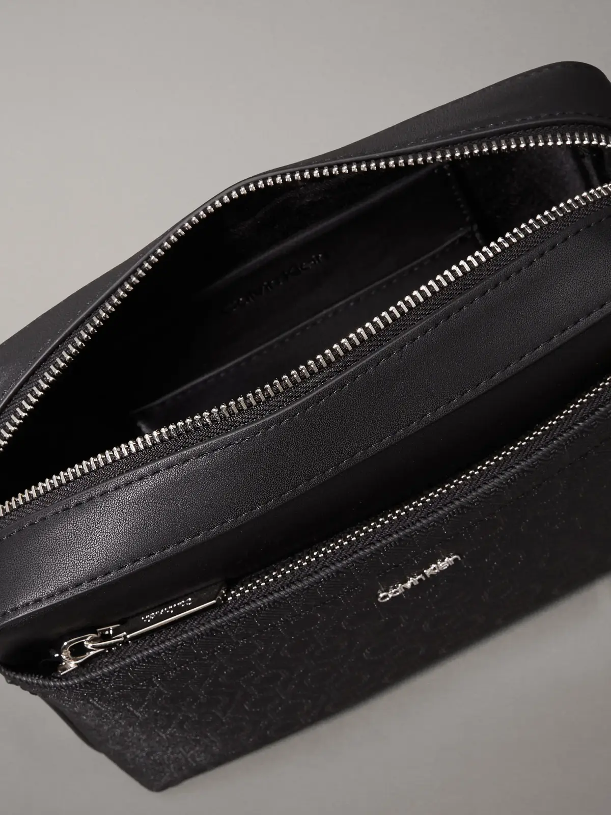 Calvin Klein Siyah Kadın Çanta & Cüzdan