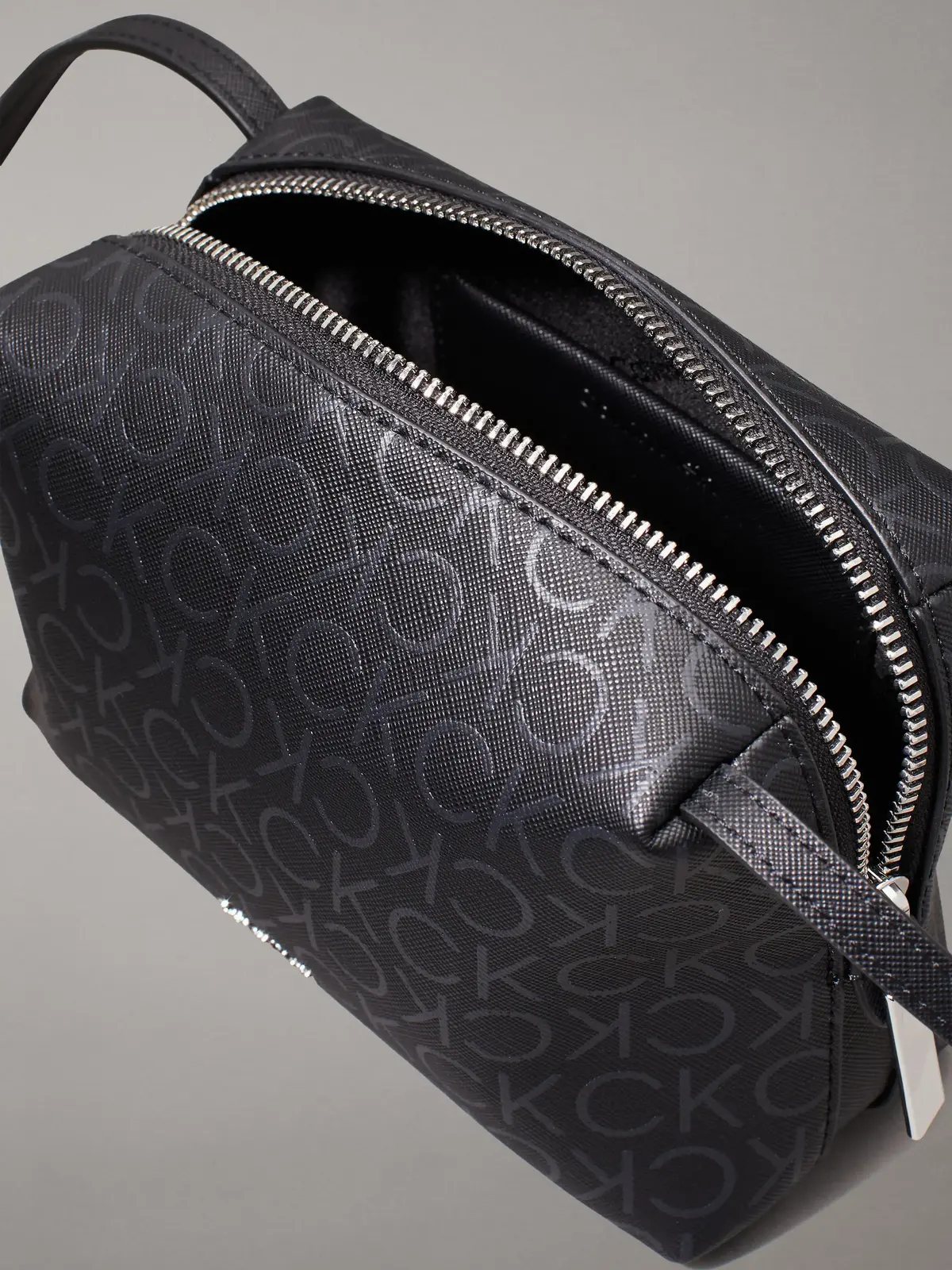 Calvin Klein CK MUST MINI BAG_MON Kadın Siyah Omuz Çanta