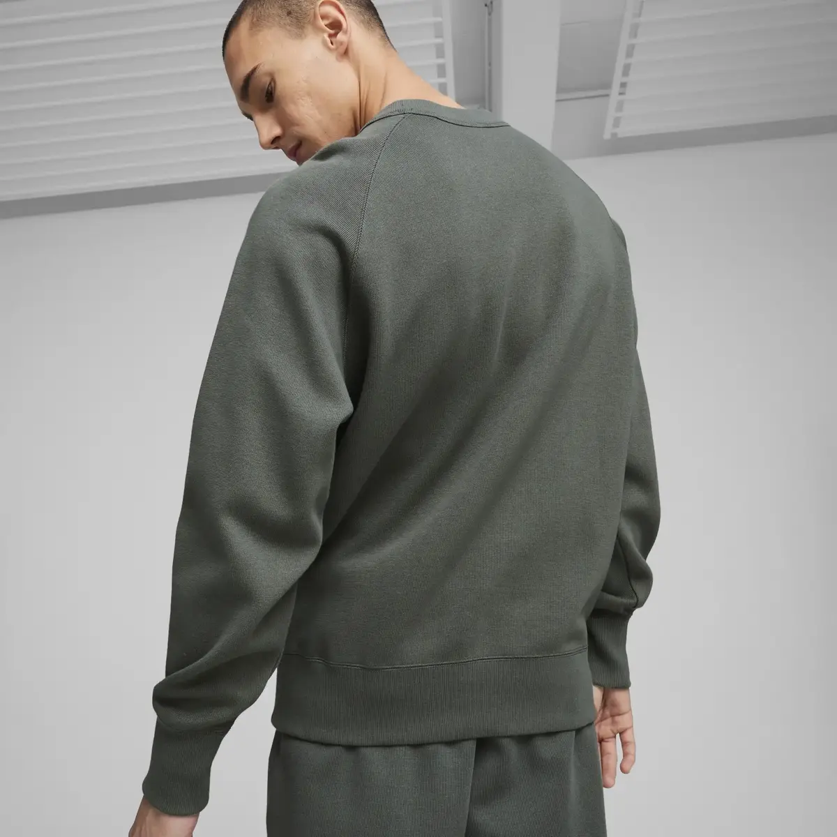 PUMA CLASSICS+ Crew Gri Erkek Sweatshirt