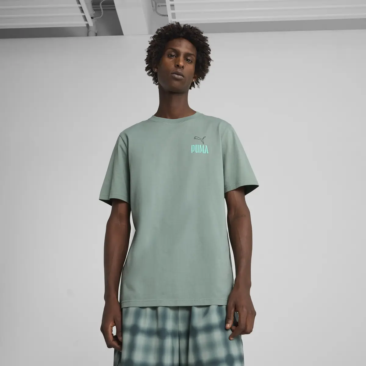 PUMA WARDROBE ESS Graphic Tee Yeşil Erkek T-Shirt
