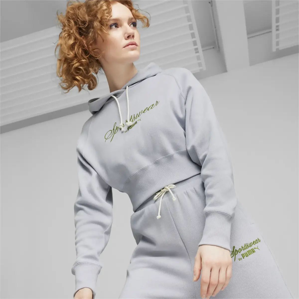 Puma CLASSICS+ Relaxed Cropped Hoodie Gri Kadın Hoodie