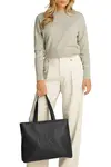 Calvin Klein SCULPTED SLIM TOTE34 Siyah Kadın El Çantası Calvin Klein SCULPTED SLIM TOTE34 Siyah Kadın El Çantası