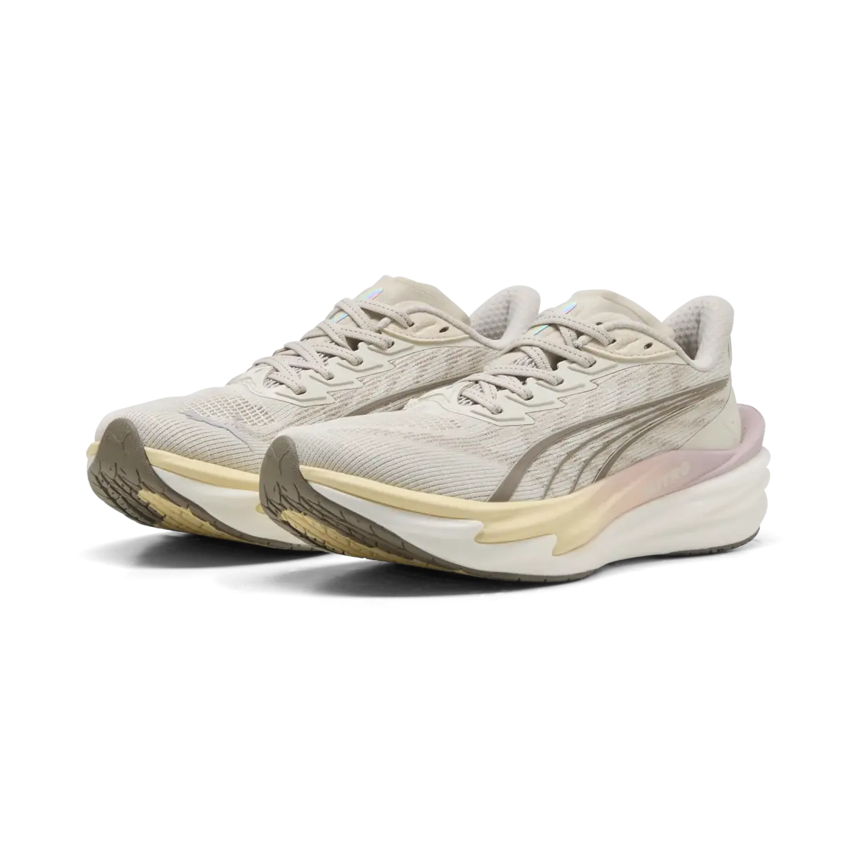 PUMA Deviate NITRO 4 Wns Krem KadınYürüyüş ve Koşu Ayakkabısı