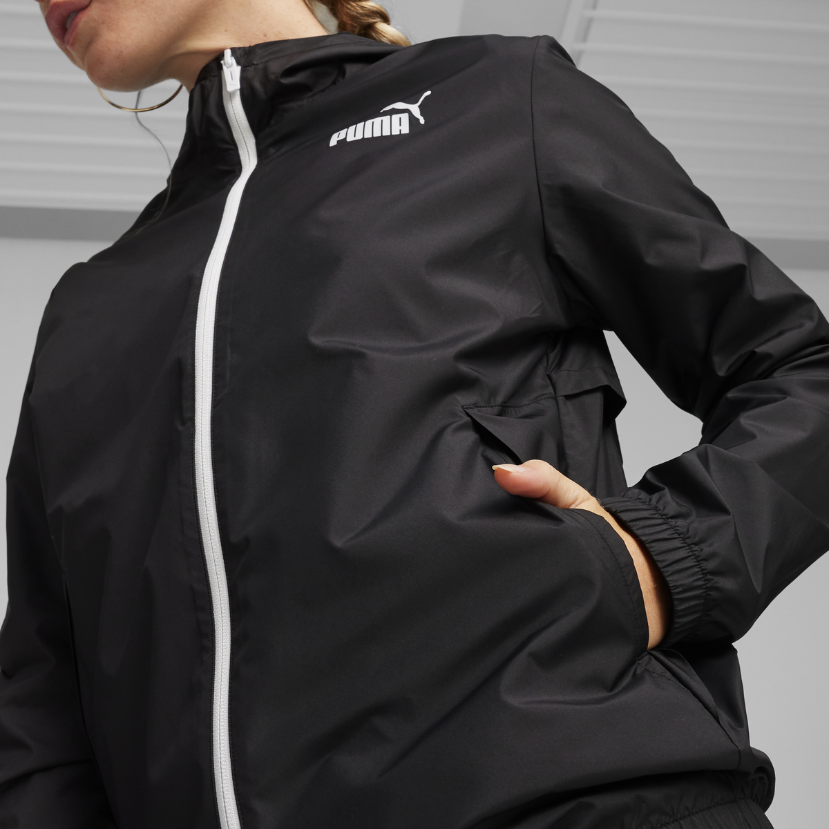 Puma ESS Solid Windbreaker Siyah Kadın Ceket