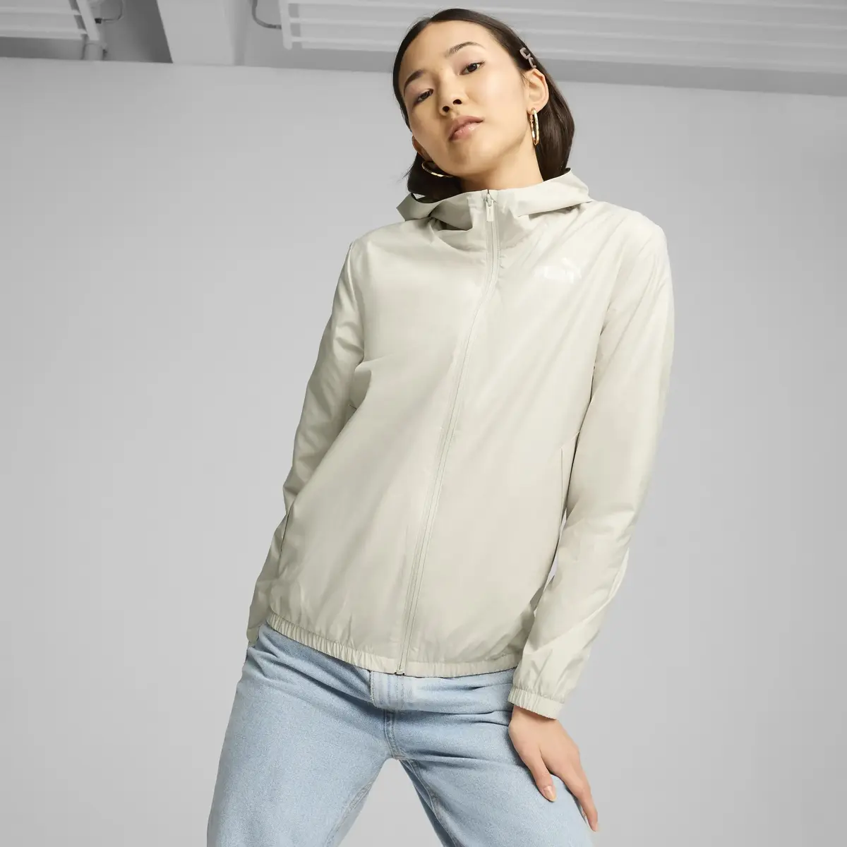Puma ESS Solid Windbreaker Kırık Beyaz Kadın Ceket