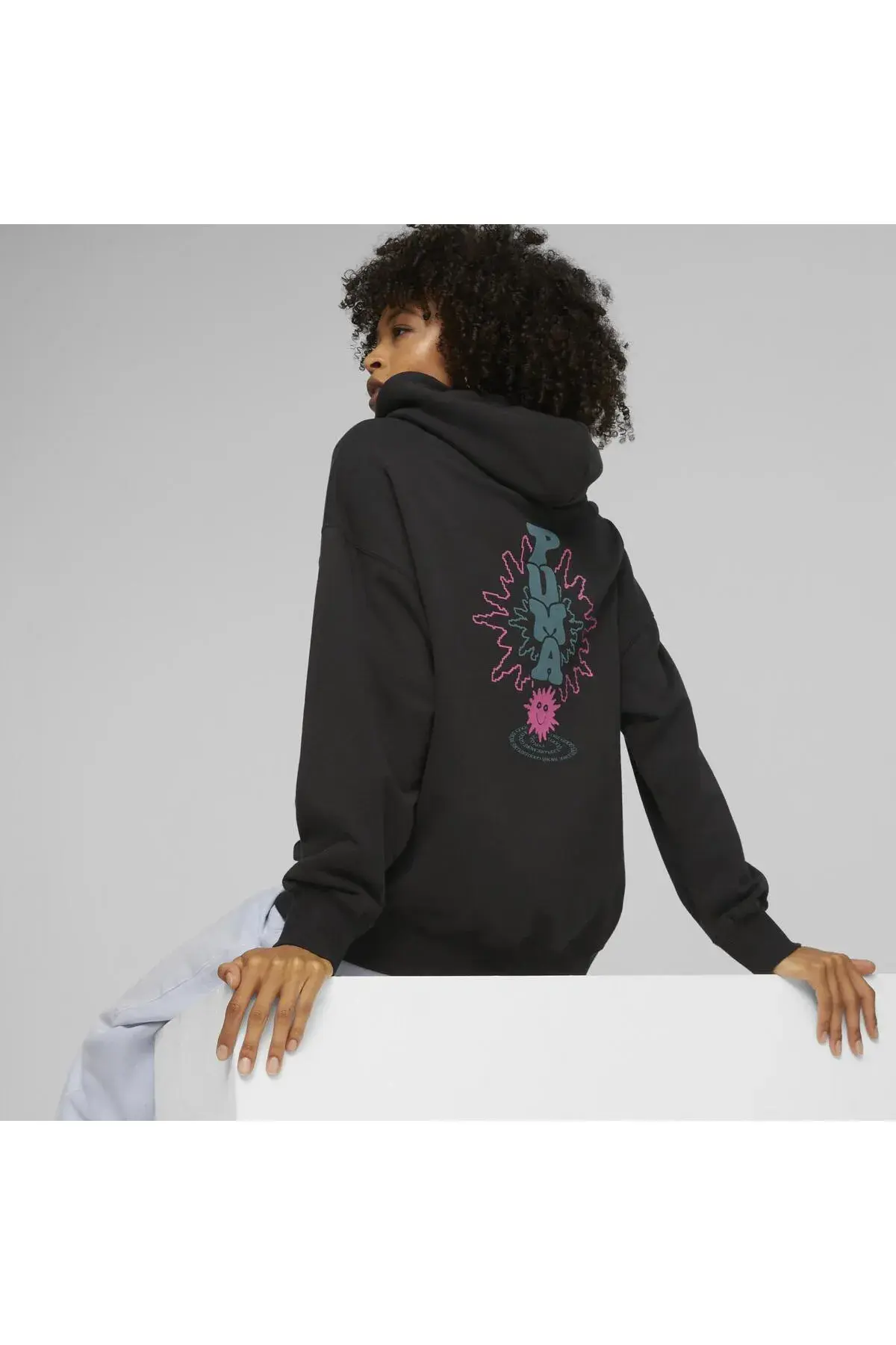 Puma DOWNTOWN Oversized Graphic Hoodie TR Siyah Kadın Hoodie