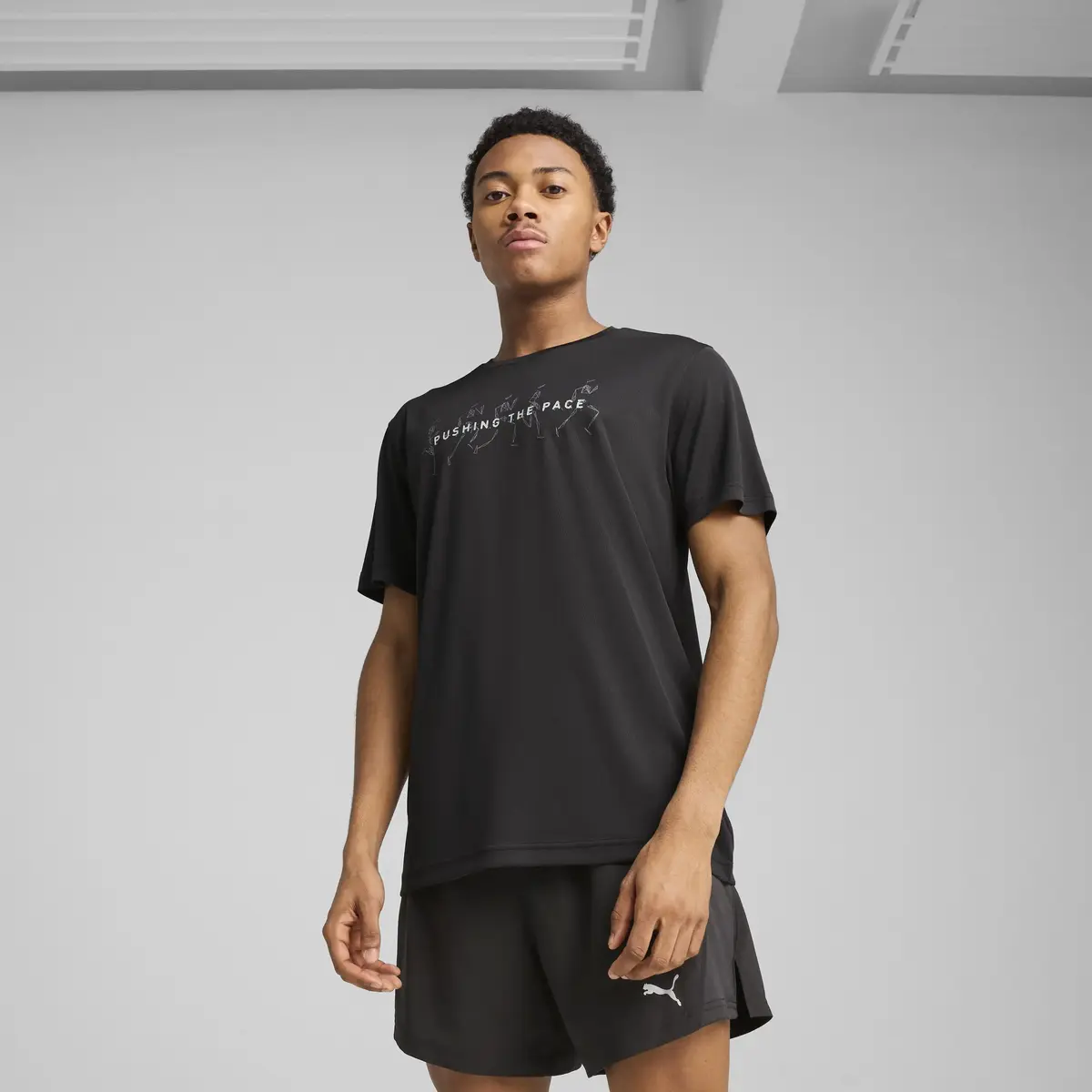 Puma GRAPHICS RUNNING ILLUSTRATIO Siyah Erkek T-Shirt