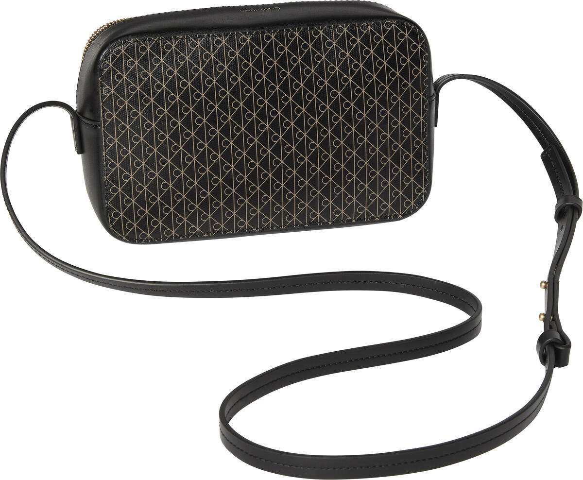 Calvin Klein EMBLEM AOP ELONGATED CAMERA BAG Siyah Kadın El Çantası Calvin Klein EMBLEM AOP ELONGATED CAMERA BAG Siyah Kadın El Çantası