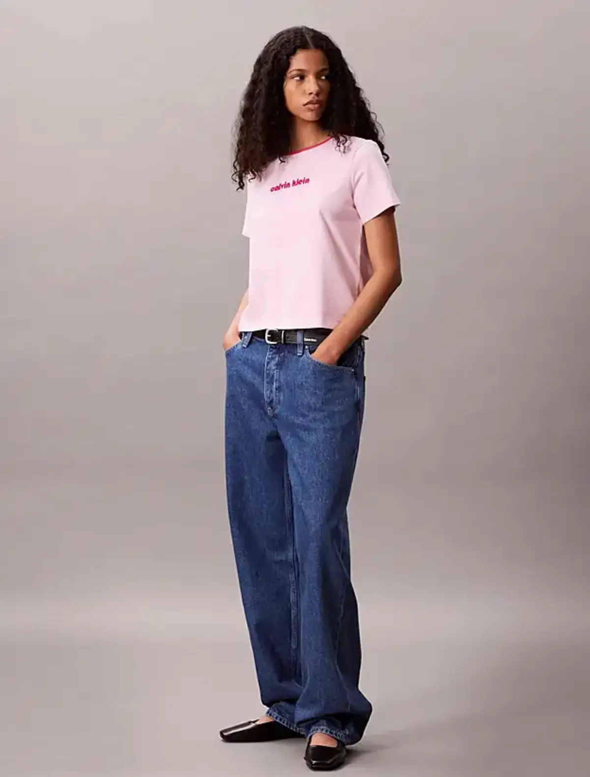 Calvin Klein SS RETRO LOGO GRAPHIC TEE Pembe Kadın Tişört Calvin Klein SS RETRO LOGO GRAPHIC TEE Pembe Kadın Tişört