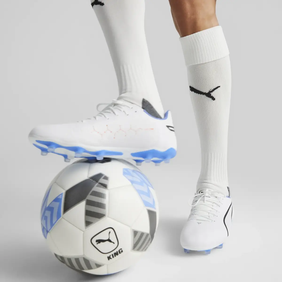 Puma KING PRO FG/AG PUMA White-PUMA Black-Blu Beyaz Erkek Krampon