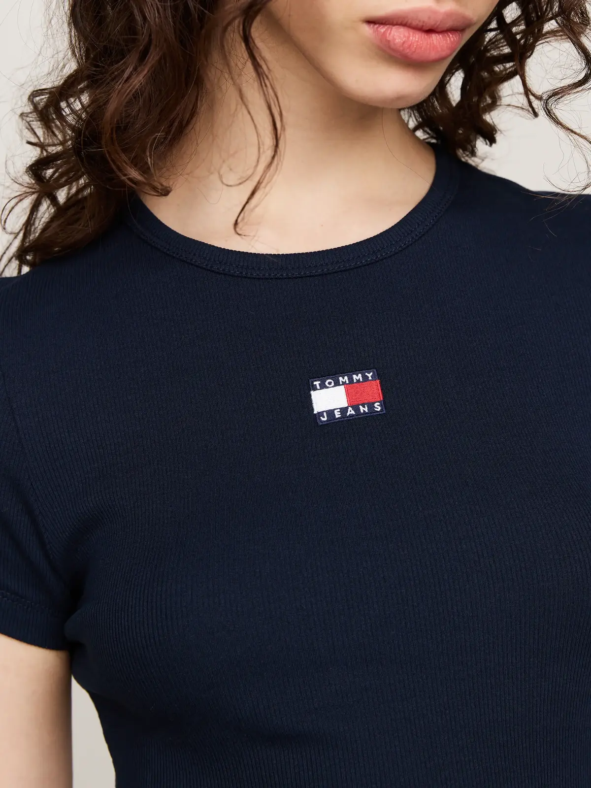 Tommy Hilfiger TJW SLIM BADGE RIB T, C1G Lacivert Kadın T-Shirt & Polo