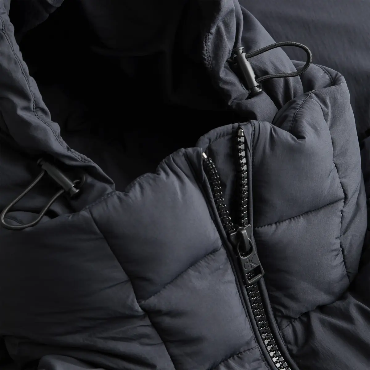 Calvin Klein SIDE MONOLOGO COCOON Kadın Siyah Şişme Mont